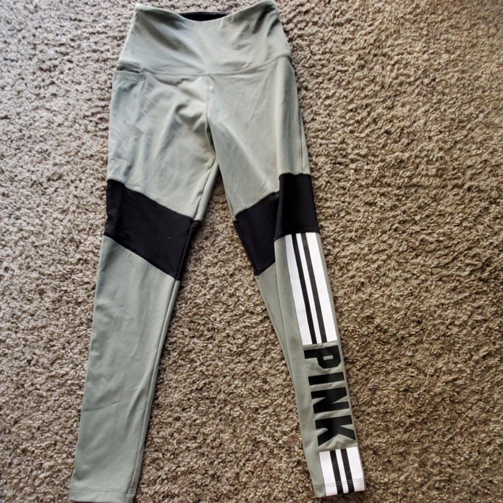 Victoria's Secret Leggings with mesh and pockets